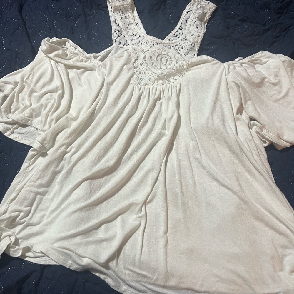 Kiyonna off white cold shoulder top